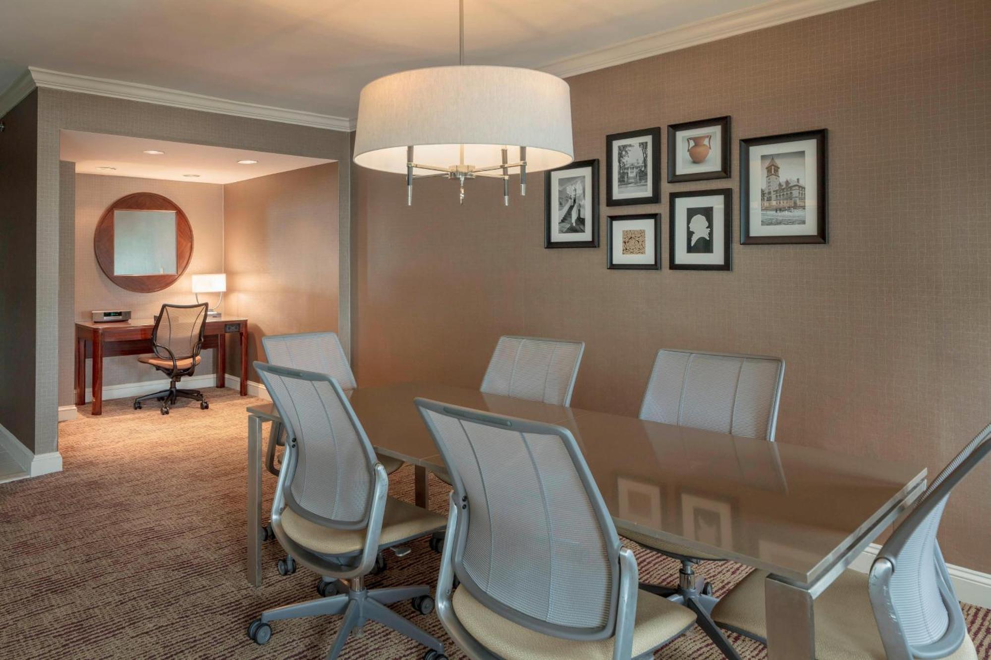 Sheraton Commander Hotel Cambridge Esterno foto